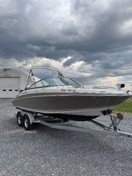2004 Four Winn Horizon 230