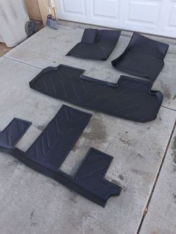 2022 Chevy traverse floor mats