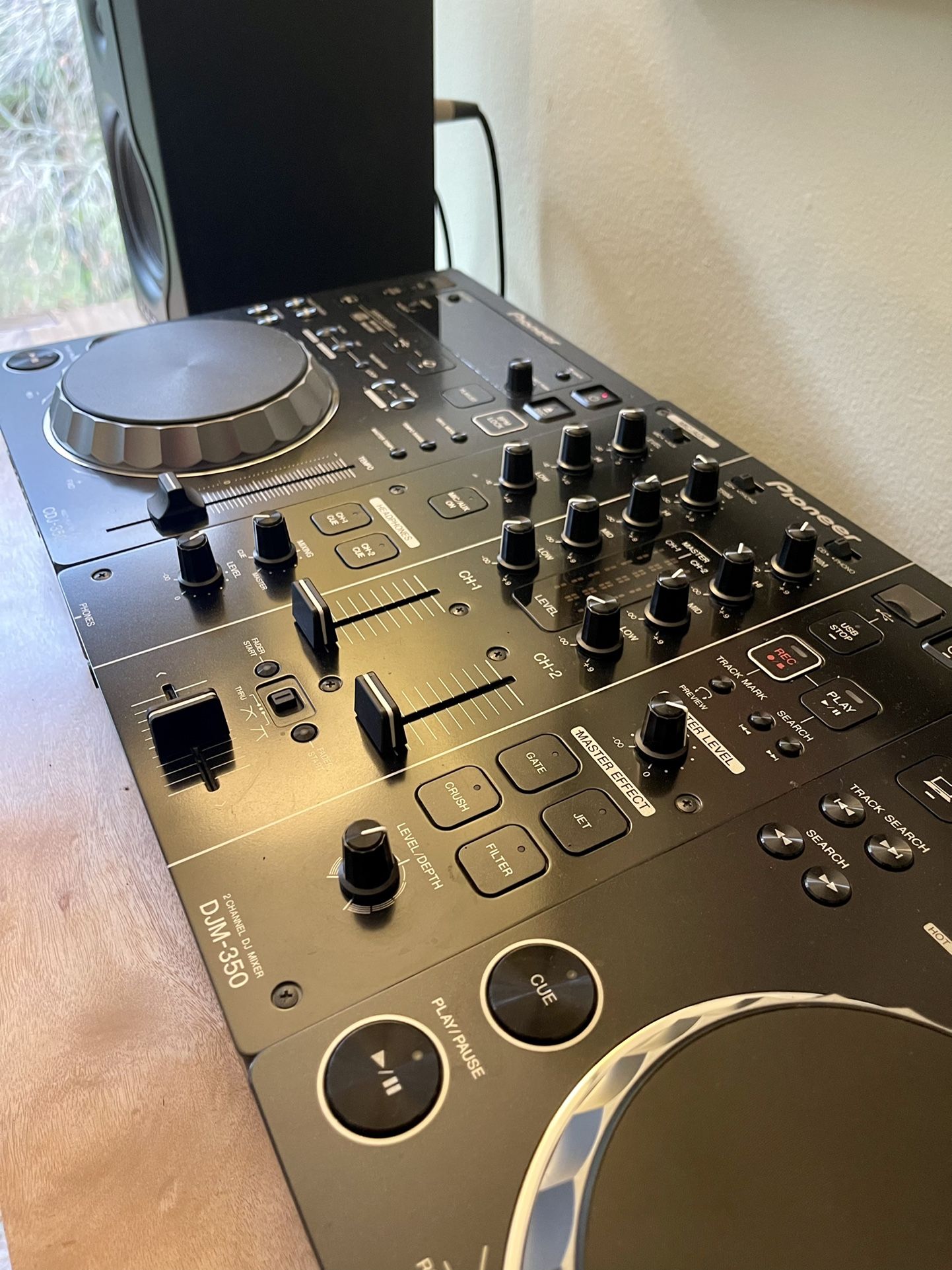 Robe give høj Pioneer DJ CDJ-350 CD Digital Media Player Pair & DJM-350 Mixer for Sale in  Seattle, WA - OfferUp