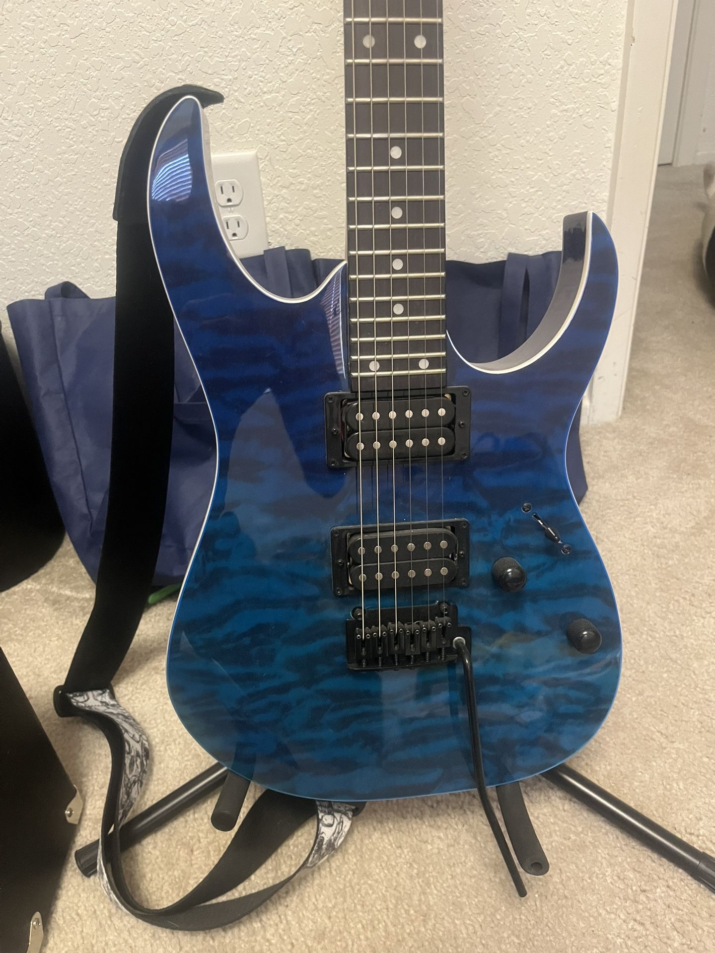 Ibanez Gio Guitar W/amp And Distortion Pedal