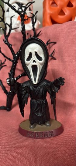 Scream Ghostface Collectible Figure