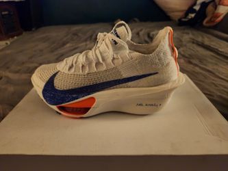 🔥 Nike Air Zoom Alphafly 3
White / Blue / Orange colorway
Multiple sizes available!