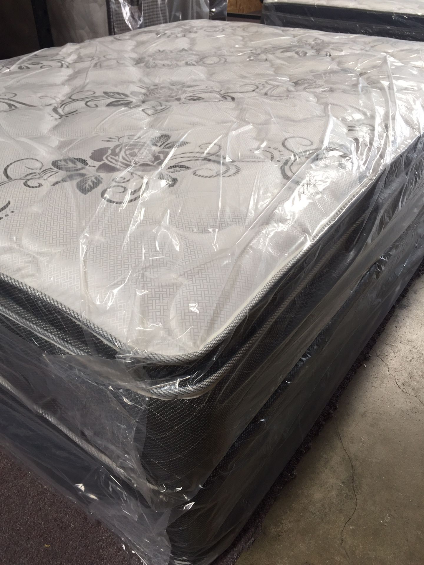 New Queen orthopedic pillow top mattress and box