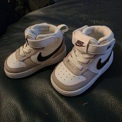 Nike Court Borough Mid 2