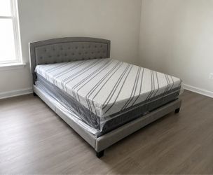 New King Bed And Mattress