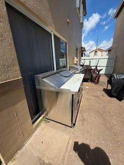 Stainless Steel Commercial Prep Table with Refrigeration
