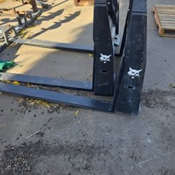 New Bobcat 4000 Lbs Fork Attachment 