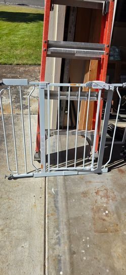 Dog/baby gate