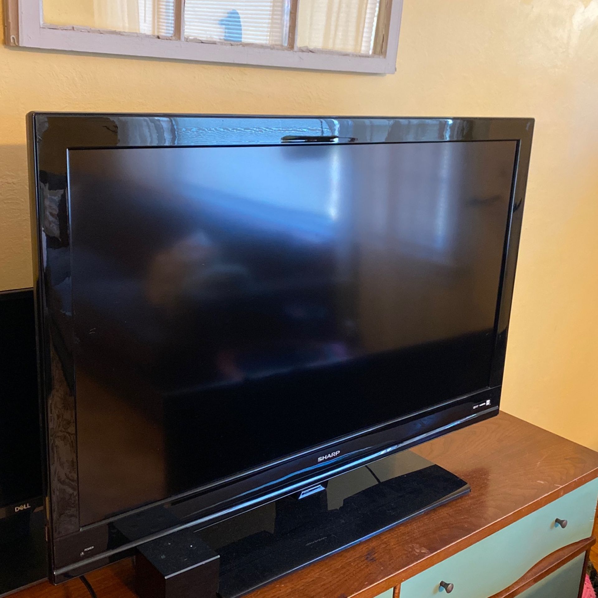 42” Sharp Tv