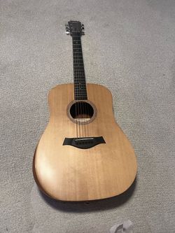 Taylor Acoustic Guitar Dreadnought Natural