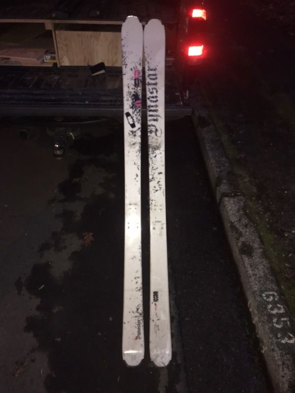 Dynastar Trouble Maker twin tip skis