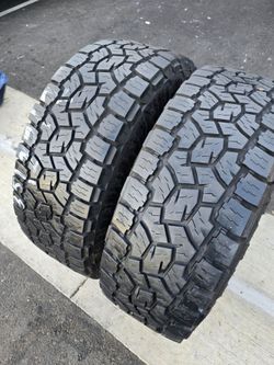 2 Used Tires Lt35x12.50r17 Toyo AT111 Open Country $250.00 both