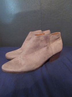 Woman boots size 9