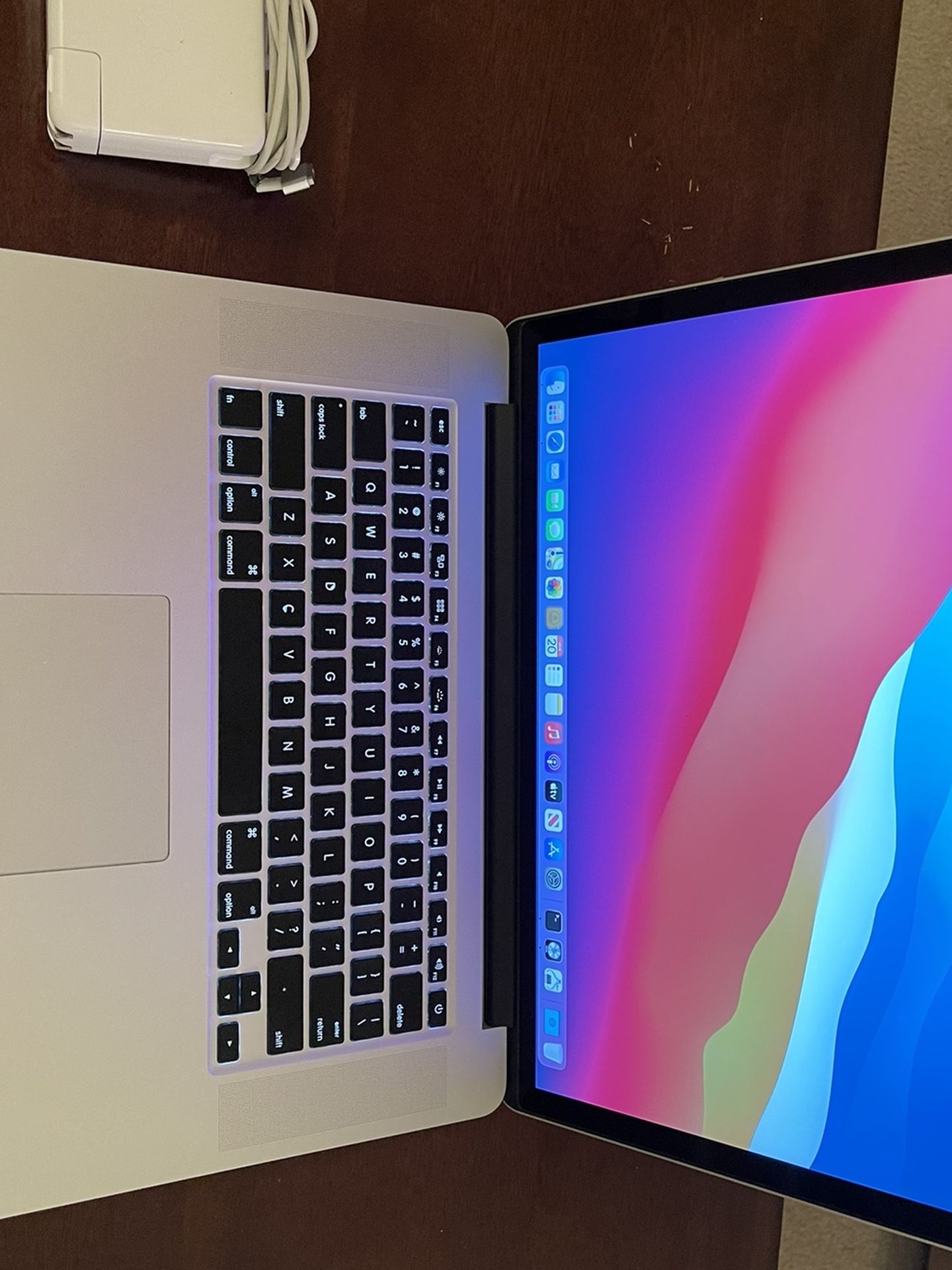 2015 MacBook Pro 15.4”, Quad Core i7, 16gb Ram,512gb SSD, Fast