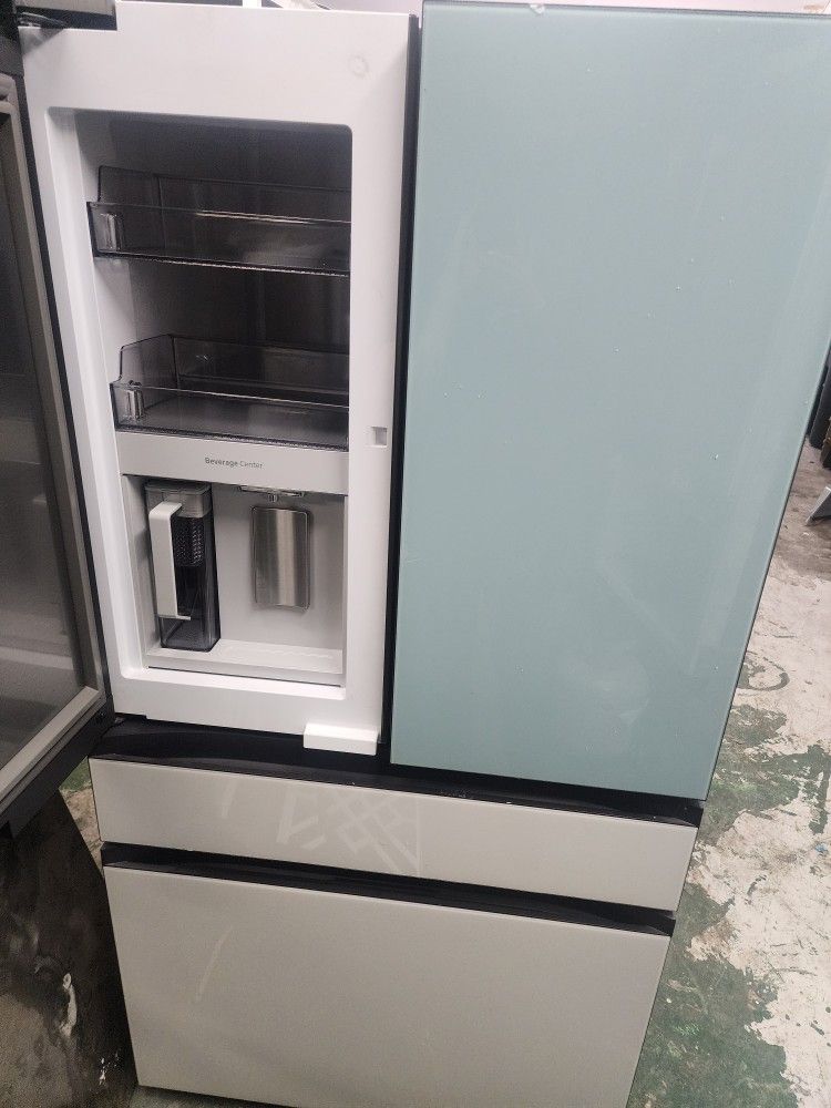 Bespoke 4 Door Refrigerator Customizable Panel Design Spacious 4-door Beverage Center