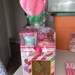 Custom Gift Sets PERFECT for Valentine’s Day **PRICES VARY BY CONTENT**