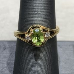 14K Yellow Gold Peridot/Diamond Ring 