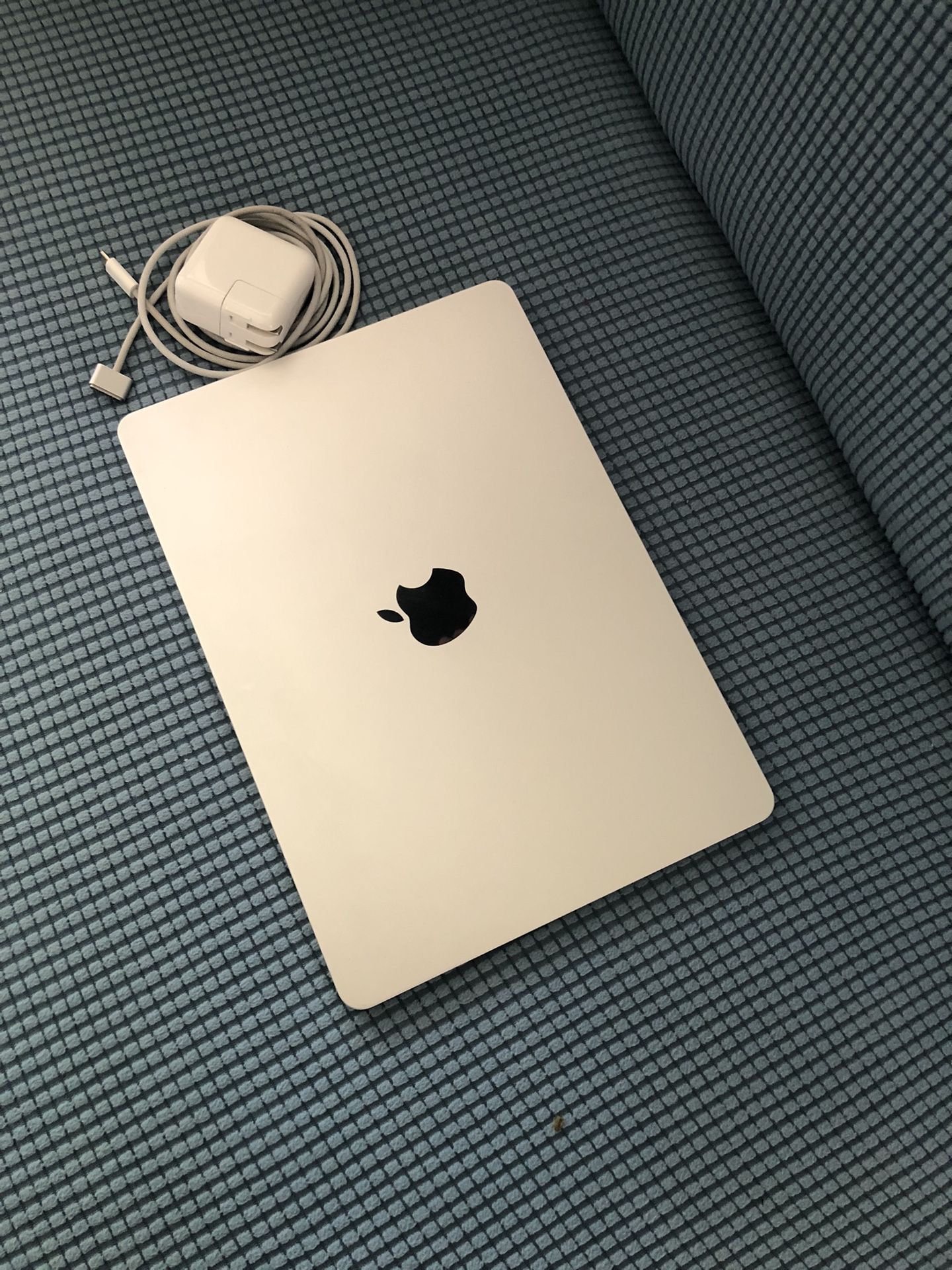 MacBook Air M2 Final Cut Logic Pro Photoshop Premiere Office