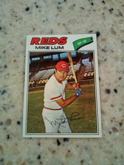 Vintage 1977 baseball/ mike Lum/ Cincinnati reds/ of-1b/ card # 601