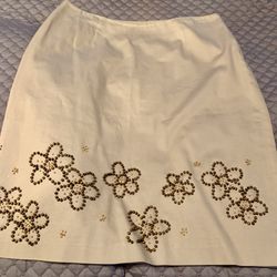 Beautiful Alfani Skirt With Beaded Flower Size 8 Pettit Side Zipper 22” Long Waist 30-31”   If you see it here , it is available  The skirt has lining