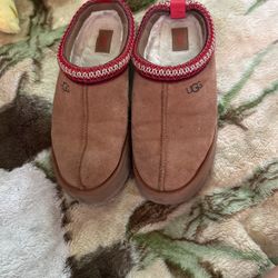 uggs tasman Size 9 Chestnut