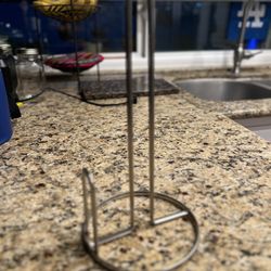 Paper towel holder