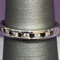 14K White Gold Black/White Diamond Fashion Ring 0.25 CTW