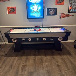 Air Hockey Table