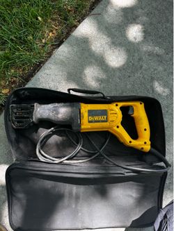 Corded electric reciprocating saw