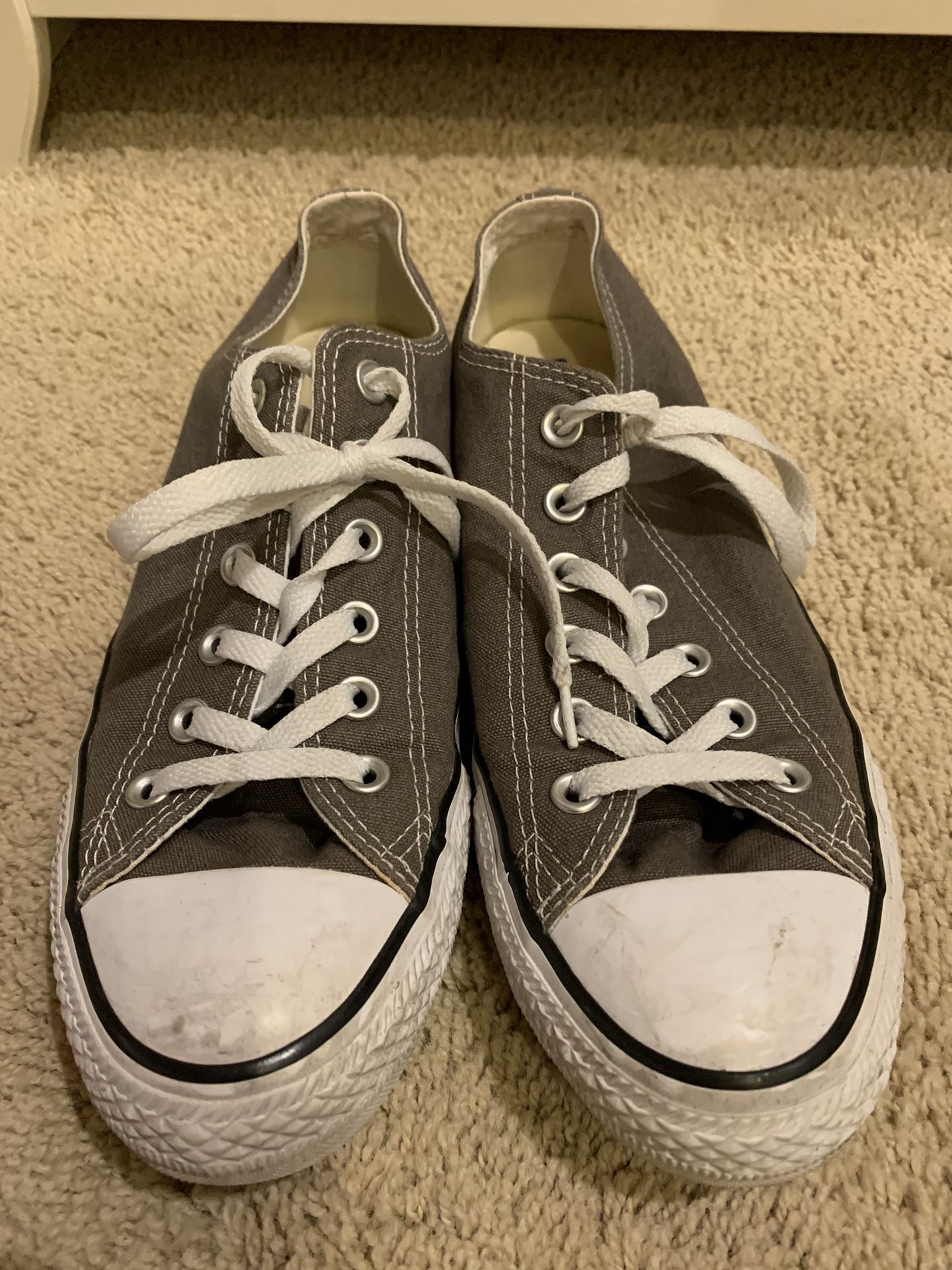 Converse Men’s 7.5/Women’s 9.5