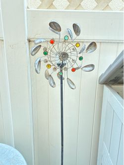 Yard Art- Whirly Gig