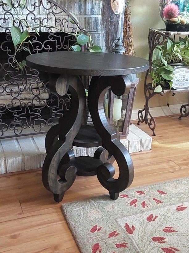 Magnussen Bellamy Round Accent Table End Table From Unlimited Furniture. Originally Paid $455.00.