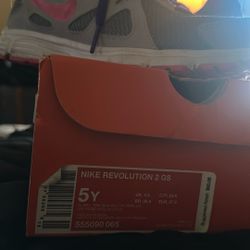 5Y- Nike Revolution 2 GS 