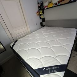 Queen Mattress DreamCloud 12” Hybrid (Foam + Spring)