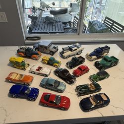 Mixed Lot 18 Die Cast Cars And Trucks  Multiple Brands 