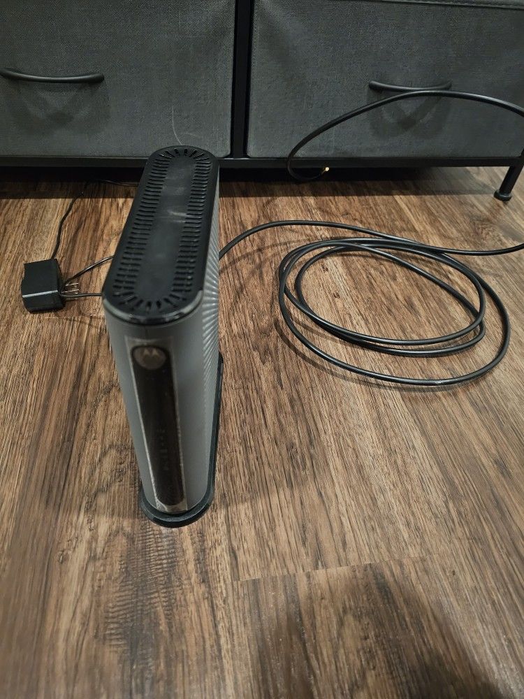 Motorolla MG 7550 (Modem And Router)