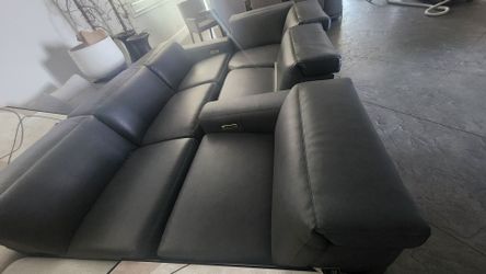 Leater sectional dark grey