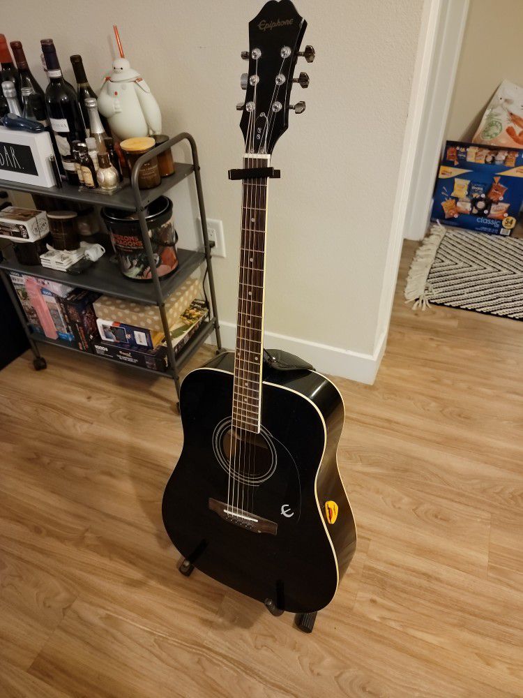 Guitar GREAT CONDITION