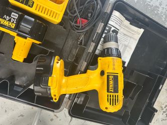DeWalt 14.4V Cordless Drill Set with Case