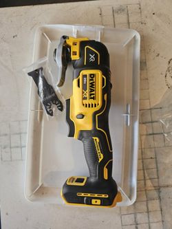 New, Nueva,  DEWALT 20V MAX XR Cordless Brushless 3-Speed Oscillating Multi Tool (Tool Only