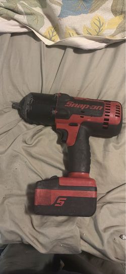 Snap-on Cordless Impact Wrench with Battery