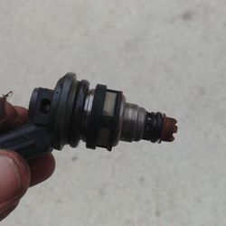 Set of Nissan 6 cylinder fuel injectors
