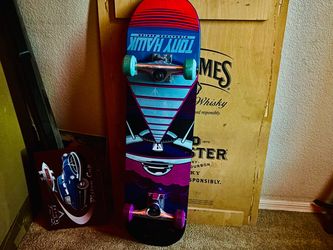 Tony Hawk Skateboard. Gently used
