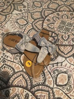 New sz 3 kids sandals