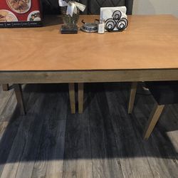 Dining Table 6 Chairs Good Condition