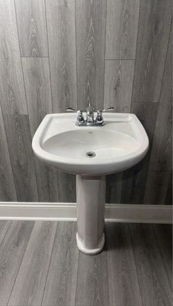 Pedestal Sink with Faucet
