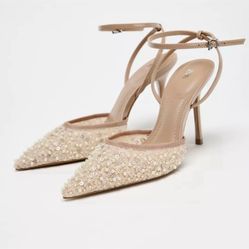 New Condition!  Zara Pearl Mesh Heels