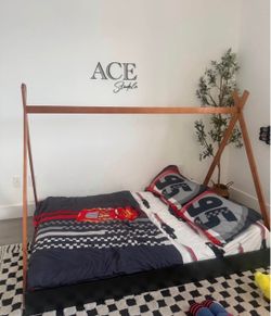 Toddler bed frame