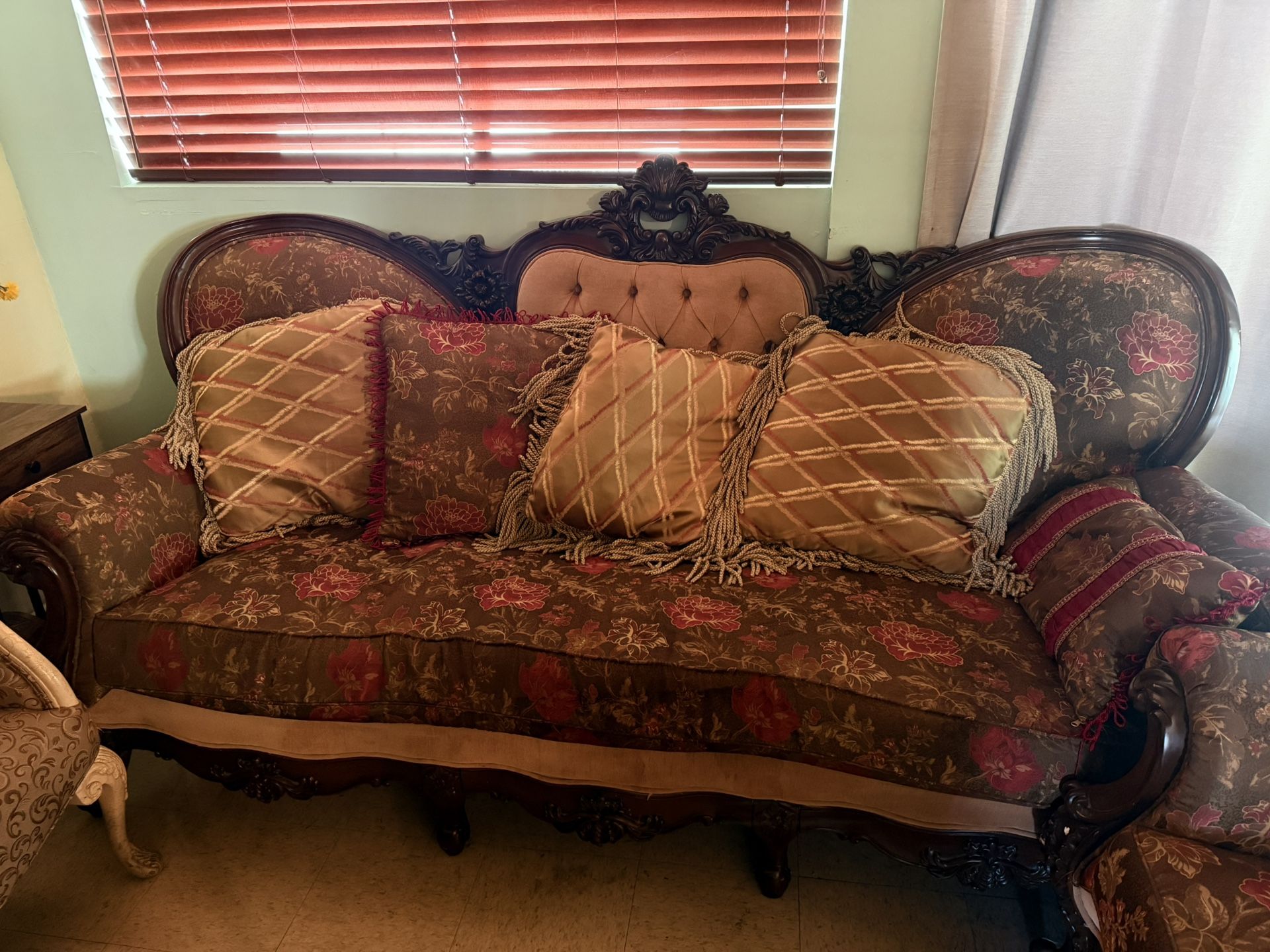 Victorian Couch 