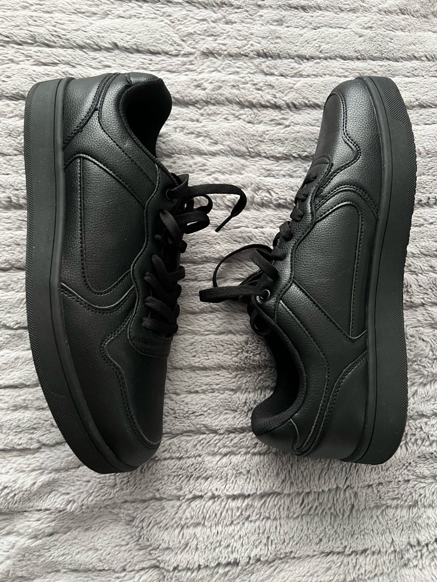 RANGE All Black Dress/Work Shoes (12M)